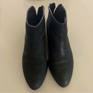 dolce vita booties with back zipper
Size: 7